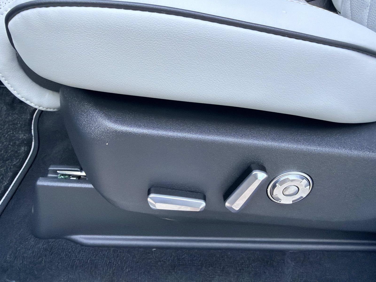 2027 Lincoln Navigator Black Label