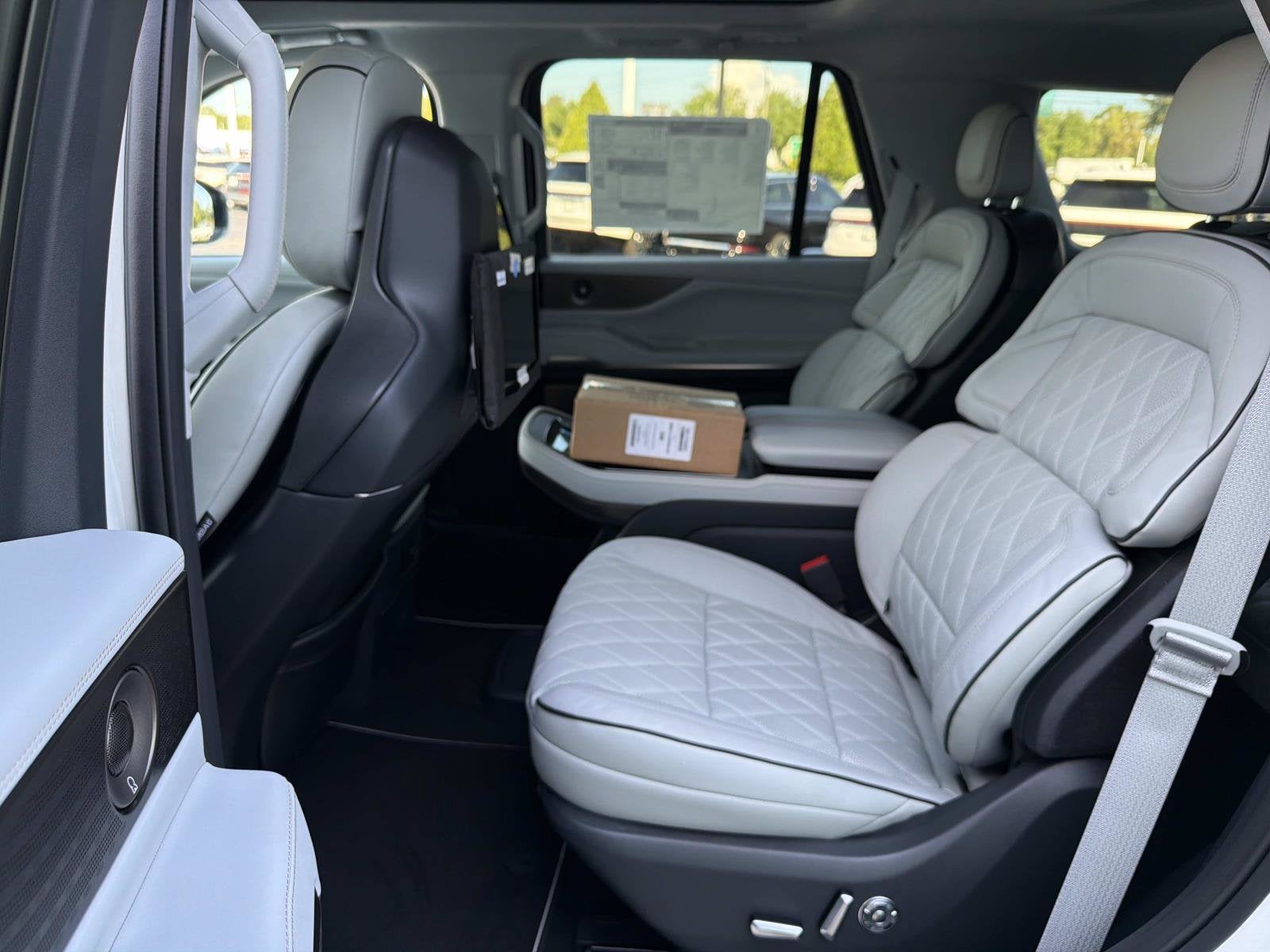 2027 Lincoln Navigator Black Label
