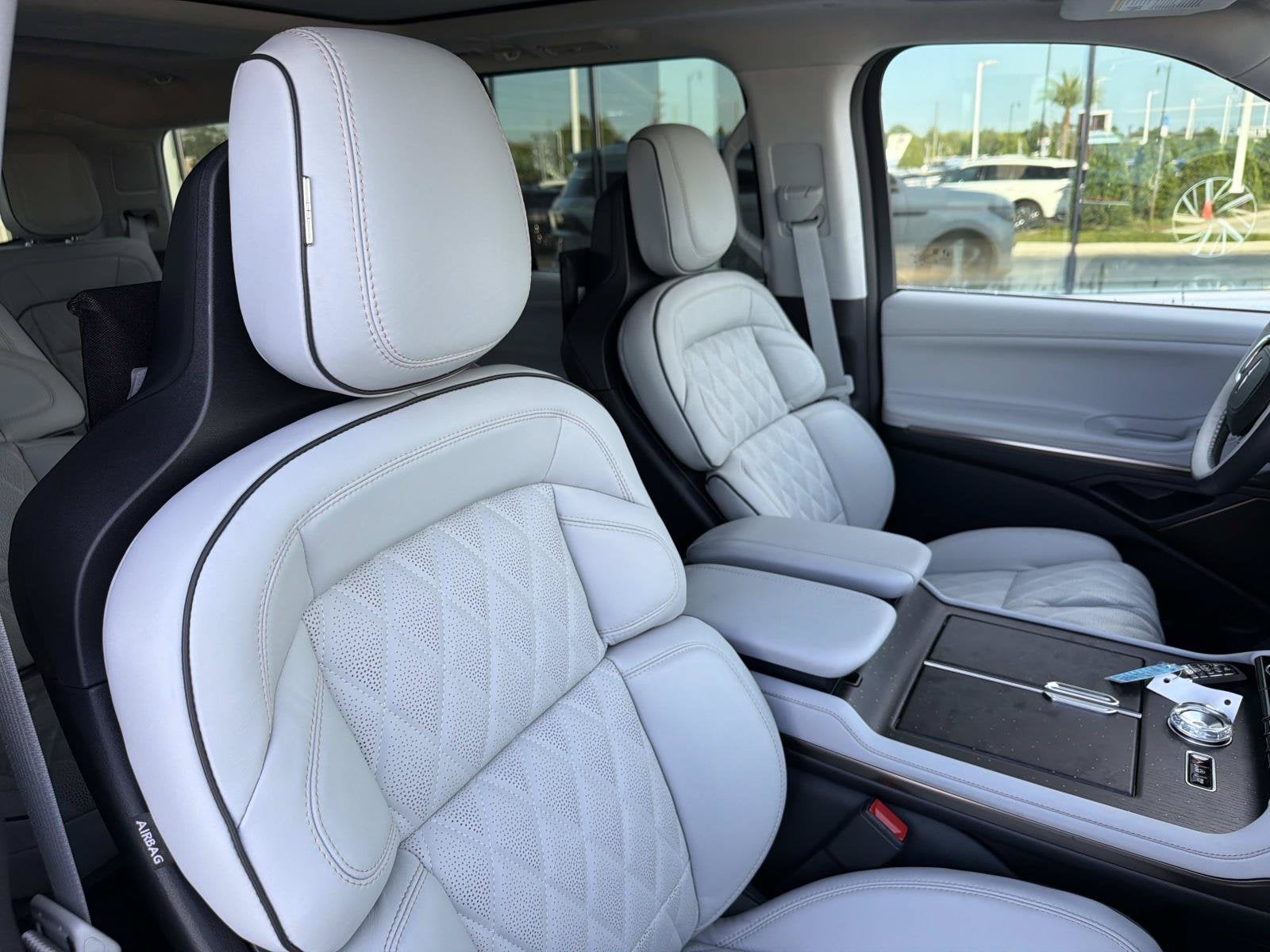 2027 Lincoln Navigator Black Label