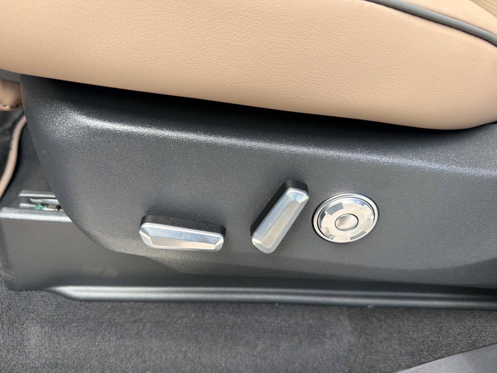 2027 Lincoln Navigator Black Label