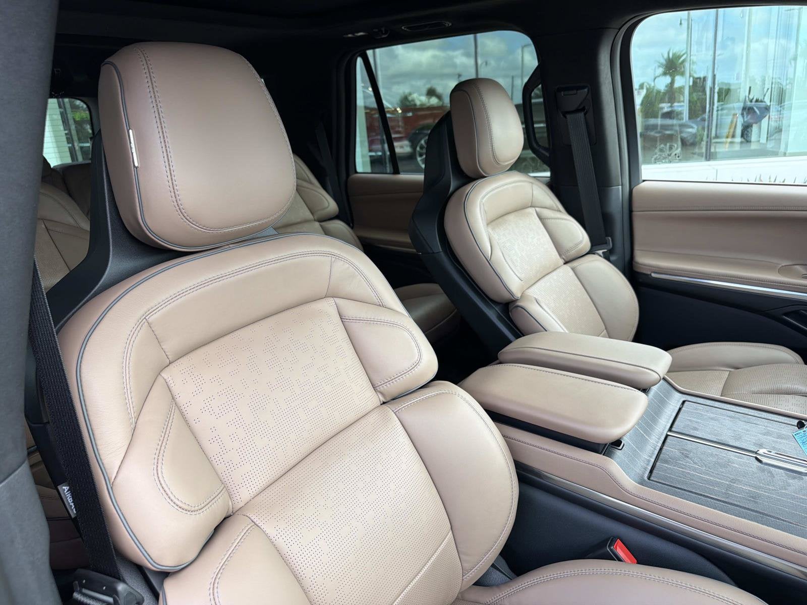 2027 Lincoln Navigator Black Label