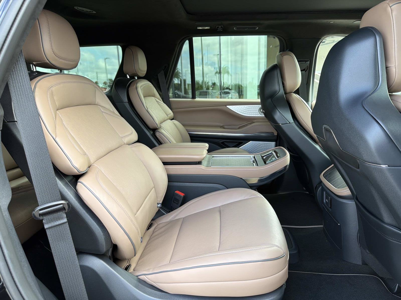 2027 Lincoln Navigator Black Label