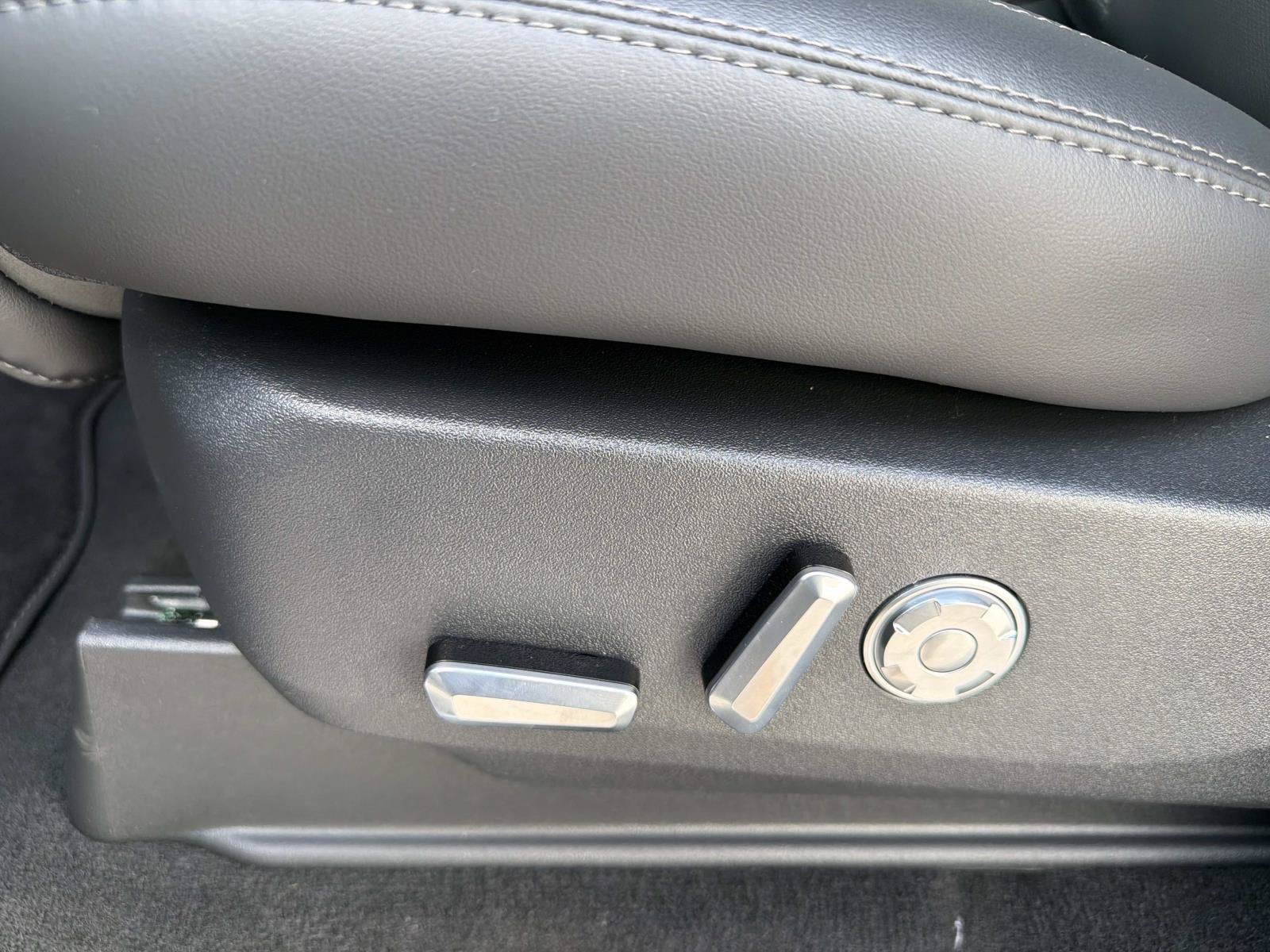 2027 Lincoln Navigator Premiere