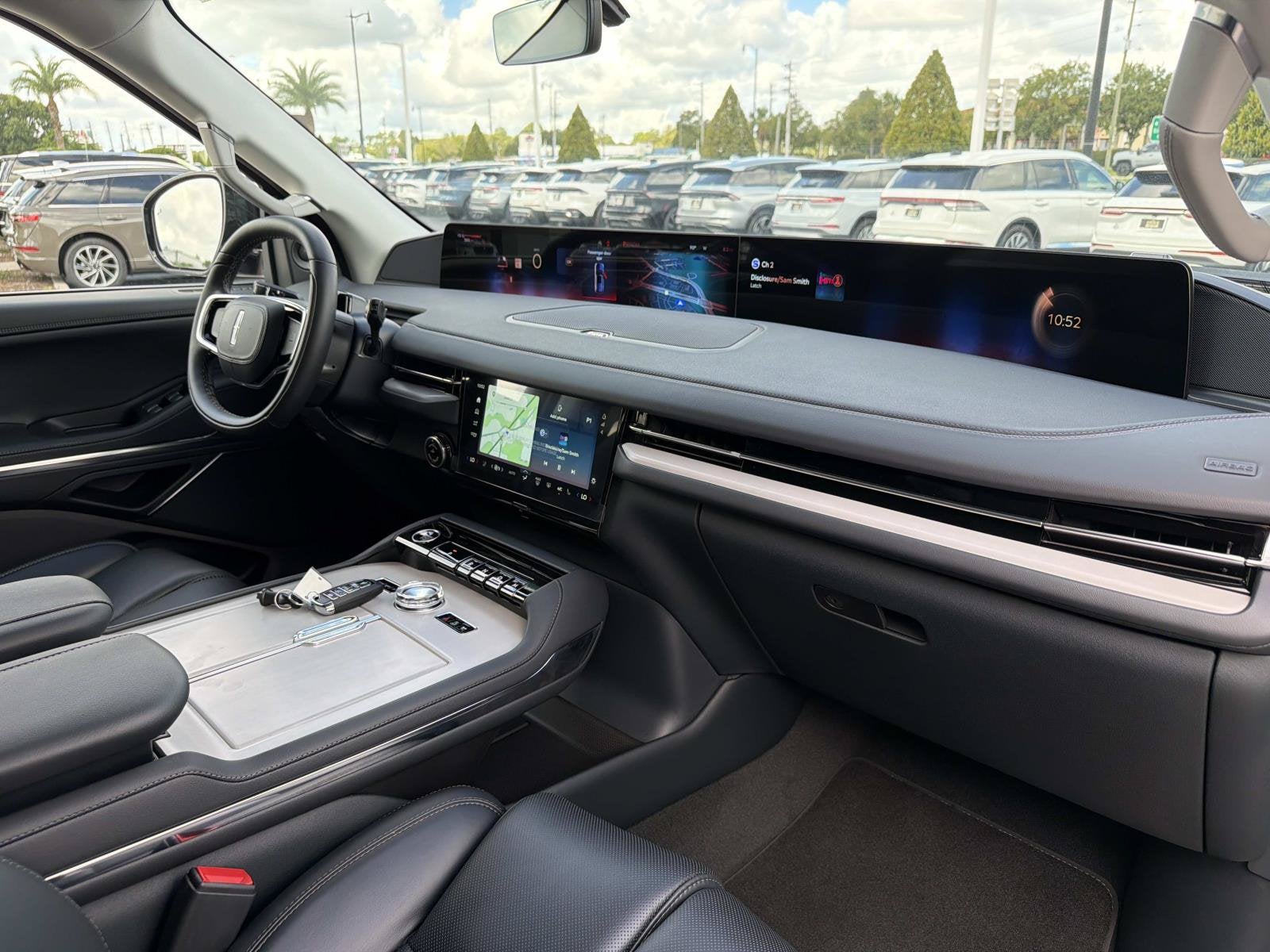 2027 Lincoln Navigator Premiere