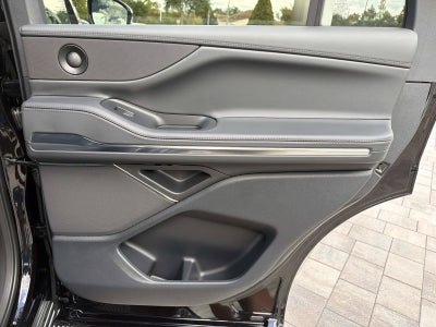 2027 Lincoln Navigator Premiere
