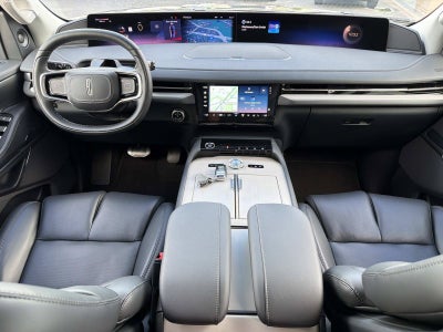 2027 Lincoln Navigator Premiere