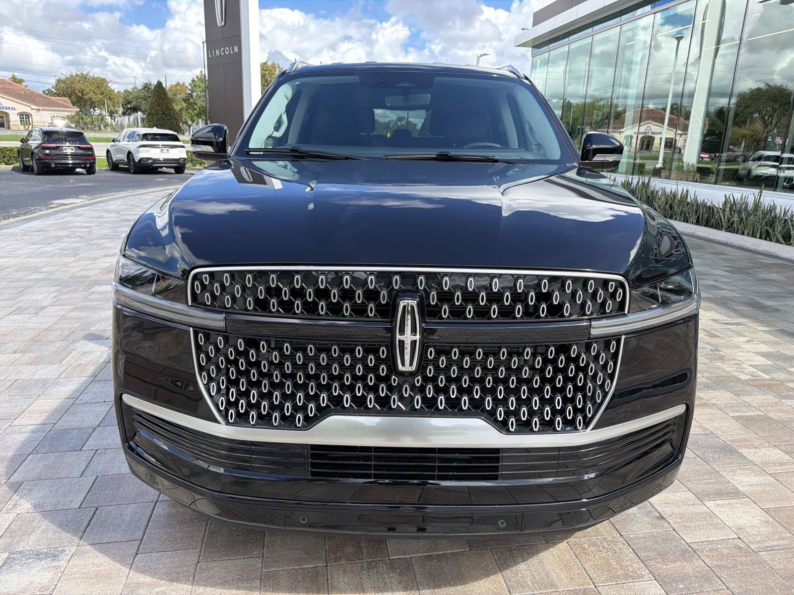 2027 Lincoln Navigator Premiere