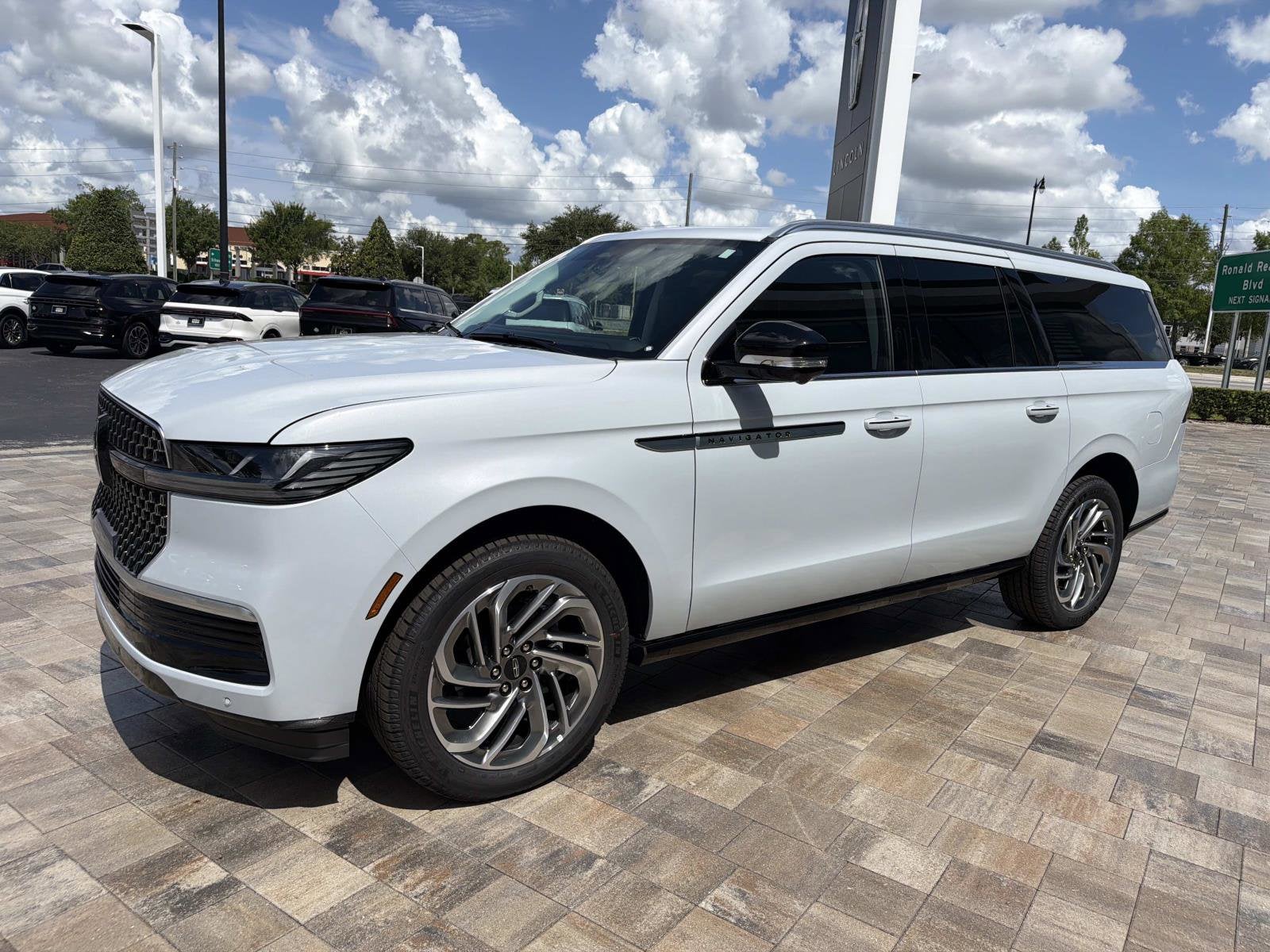 2026 Lincoln Navigator L Reserve