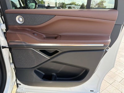 2026 Lincoln Navigator L Reserve