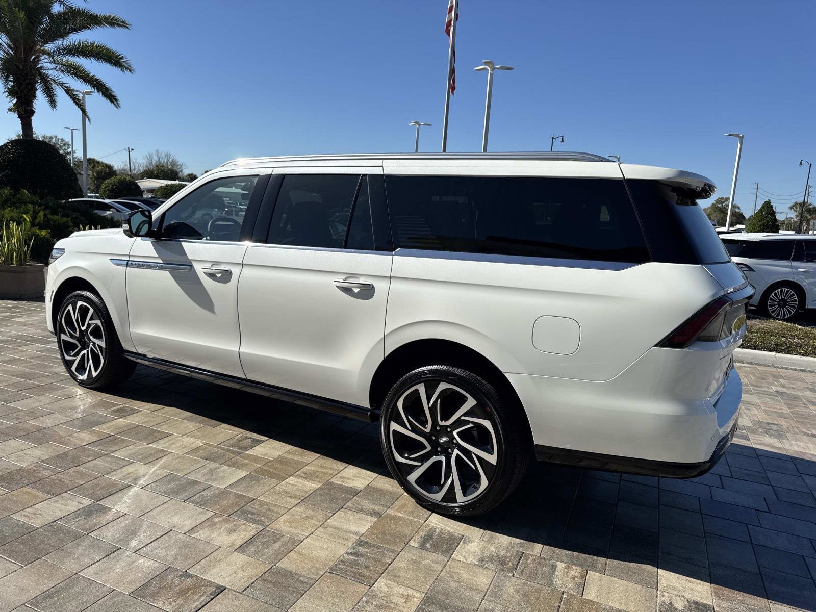 2026 Lincoln Navigator L Reserve