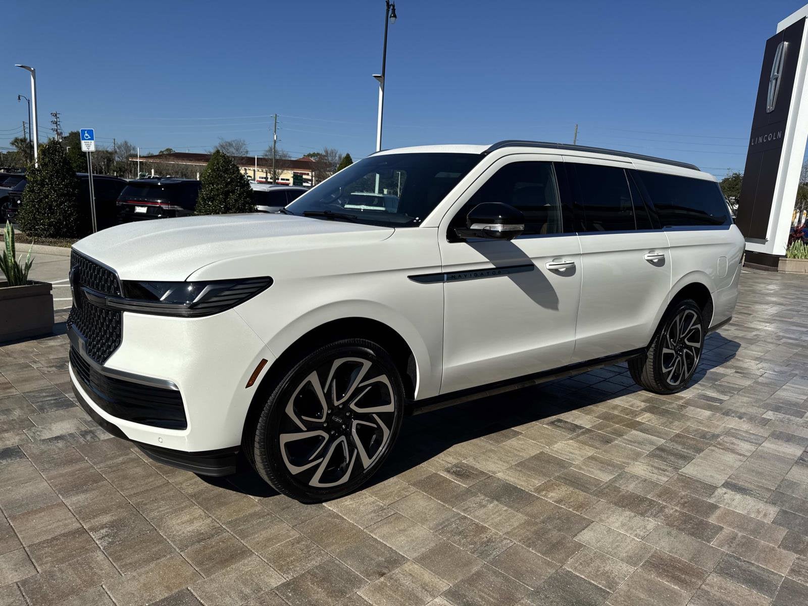 2026 Lincoln Navigator L Reserve