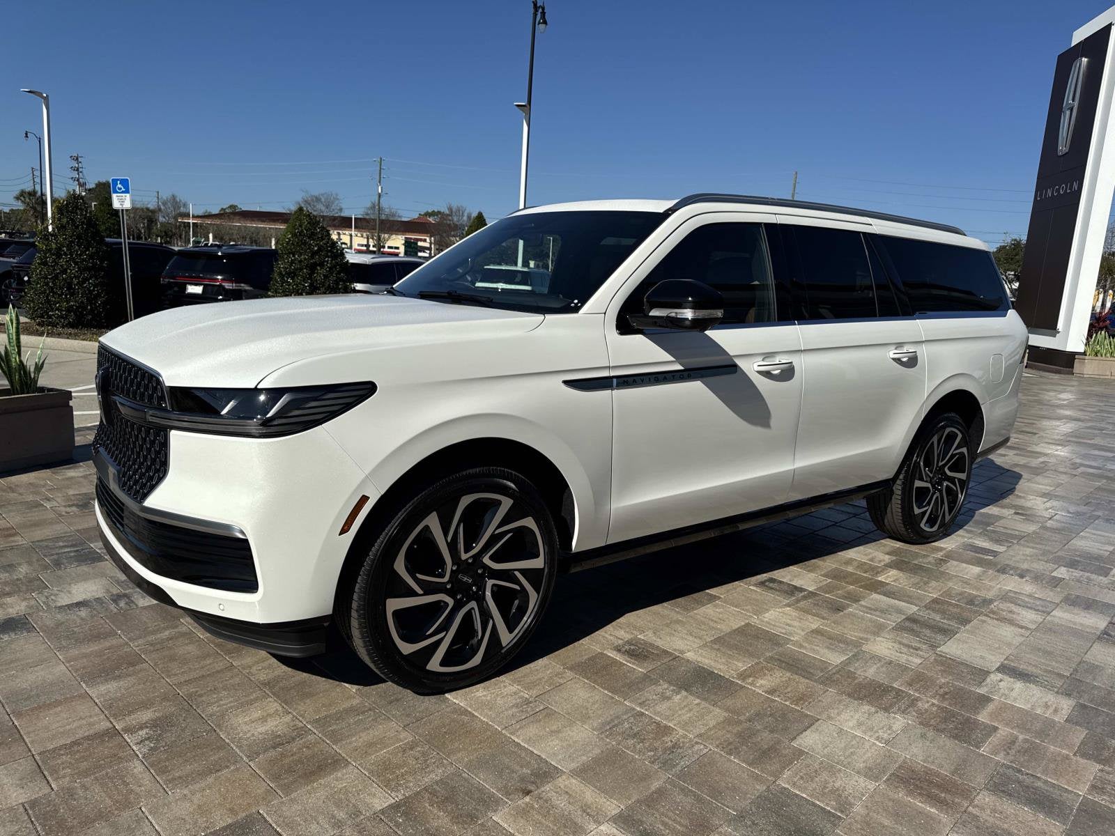 2026 Lincoln Navigator L Reserve