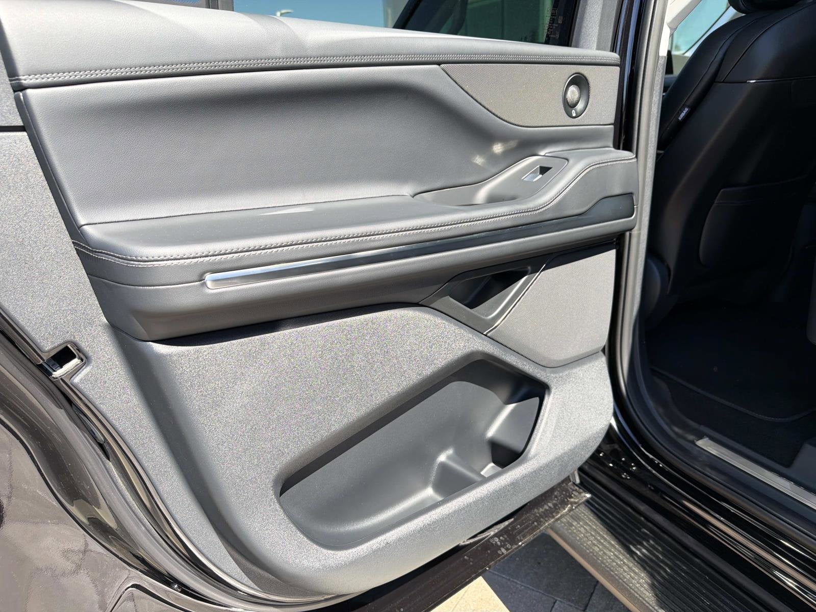 2026 Lincoln Navigator L Premiere