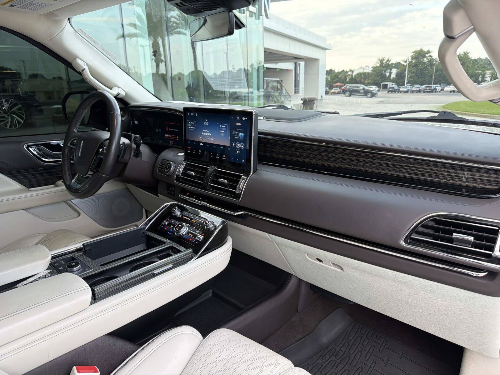 2023 Lincoln Navigator L Black Label