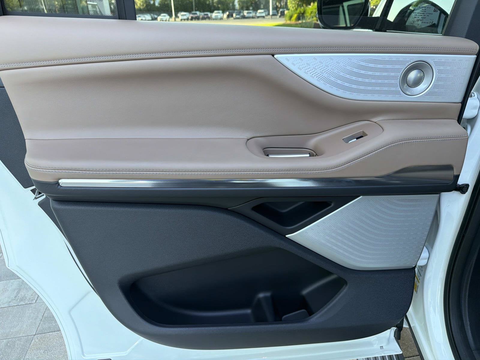 2027 Lincoln Navigator L Black Label