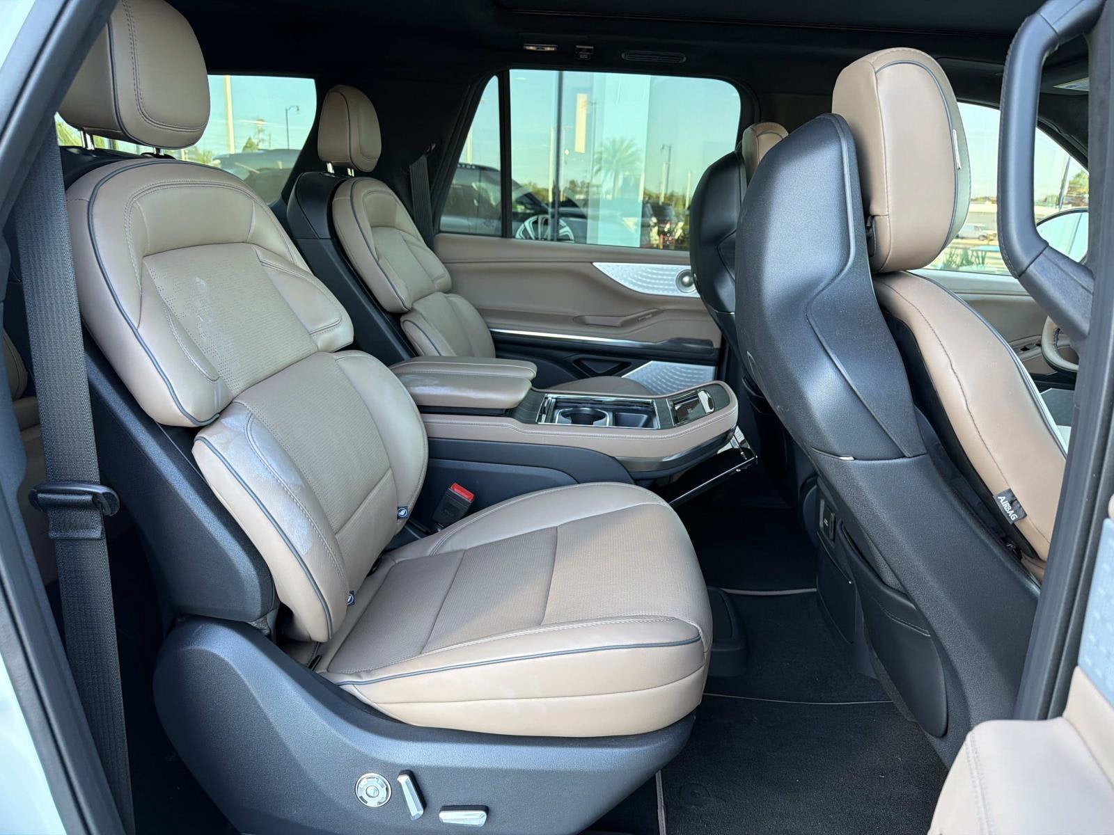 2027 Lincoln Navigator L Black Label