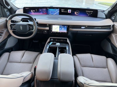2027 Lincoln Navigator L Black Label