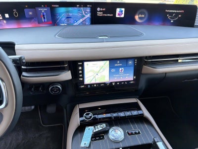 2027 Lincoln Navigator L Black Label
