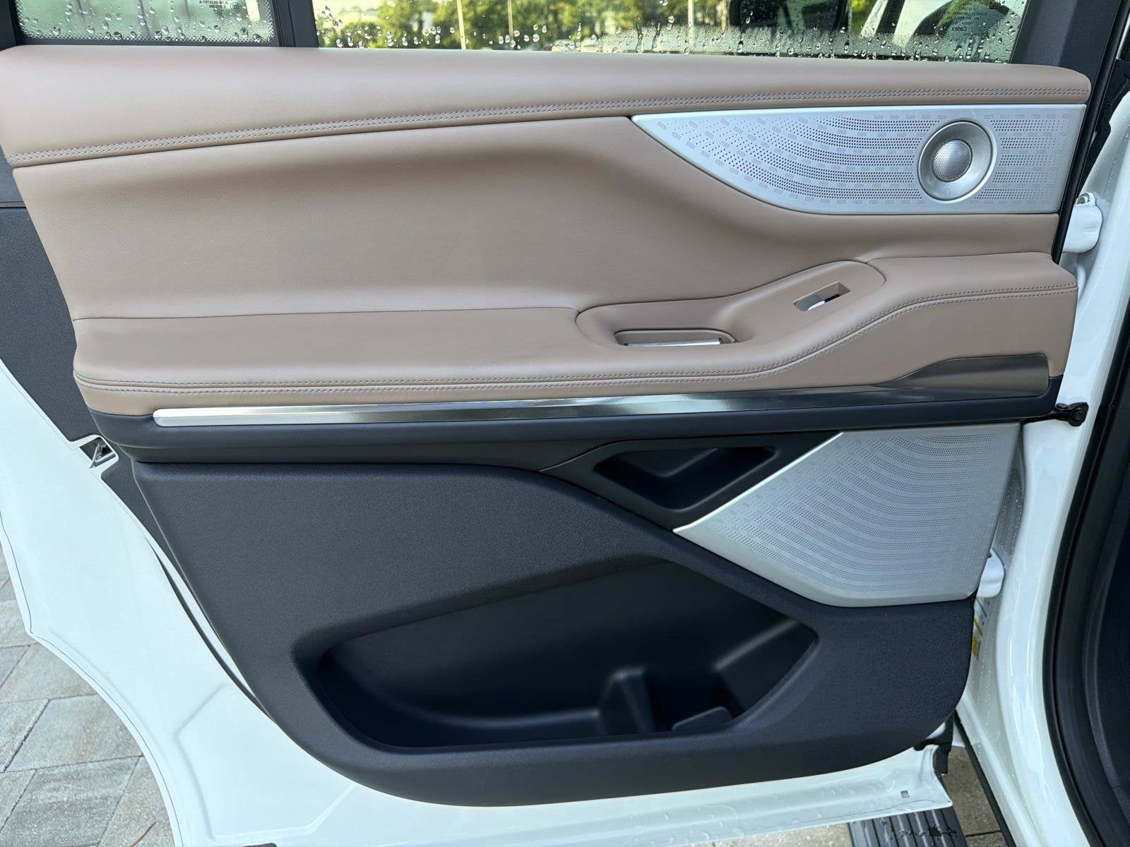 2027 Lincoln Navigator L Black Label