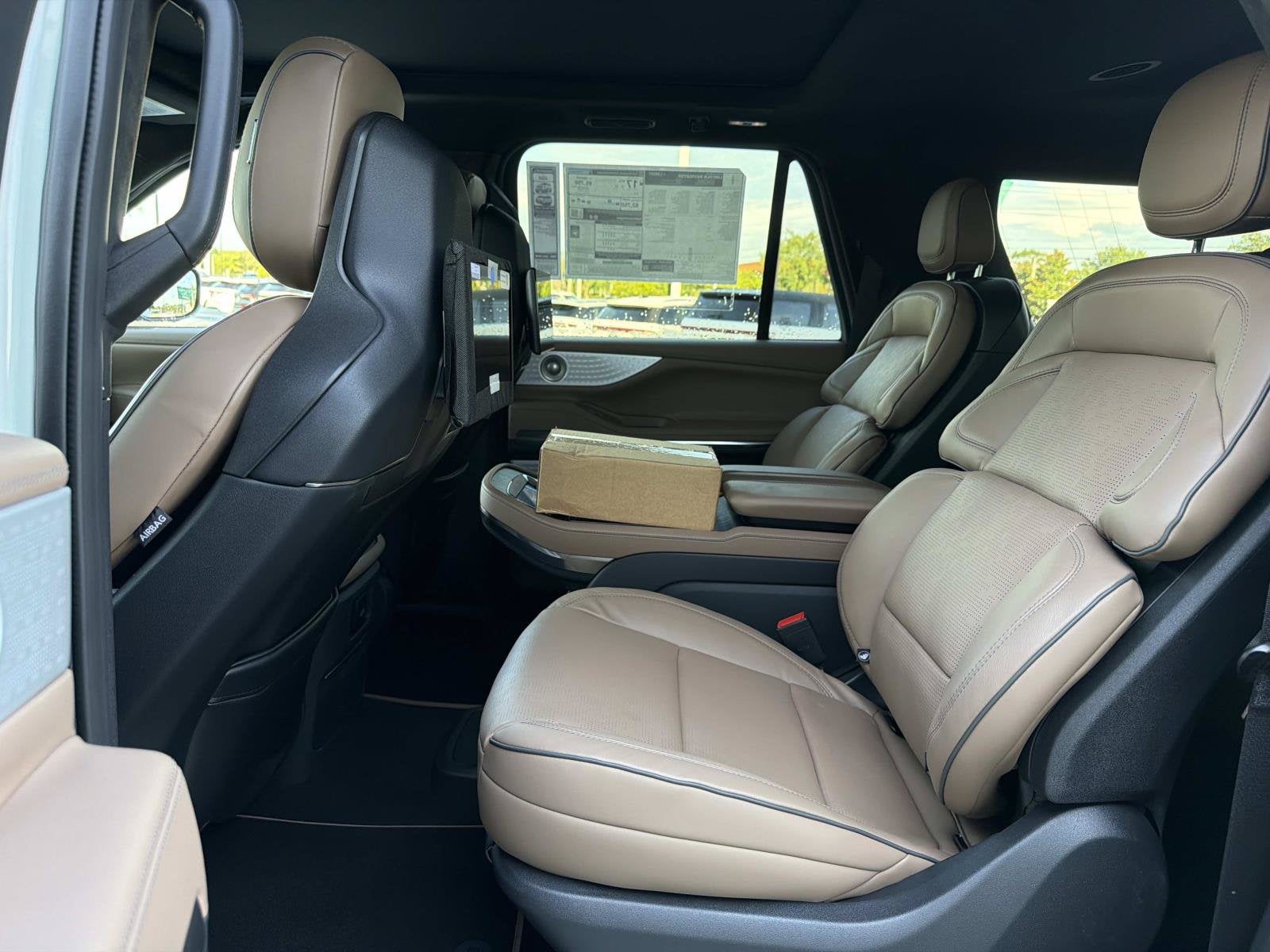 2027 Lincoln Navigator L Black Label