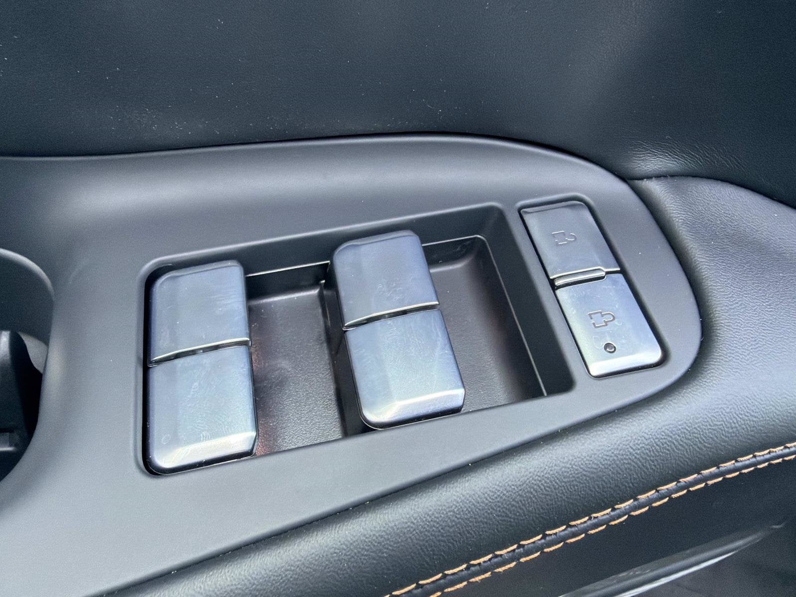 2027 Lincoln Navigator L Black Label
