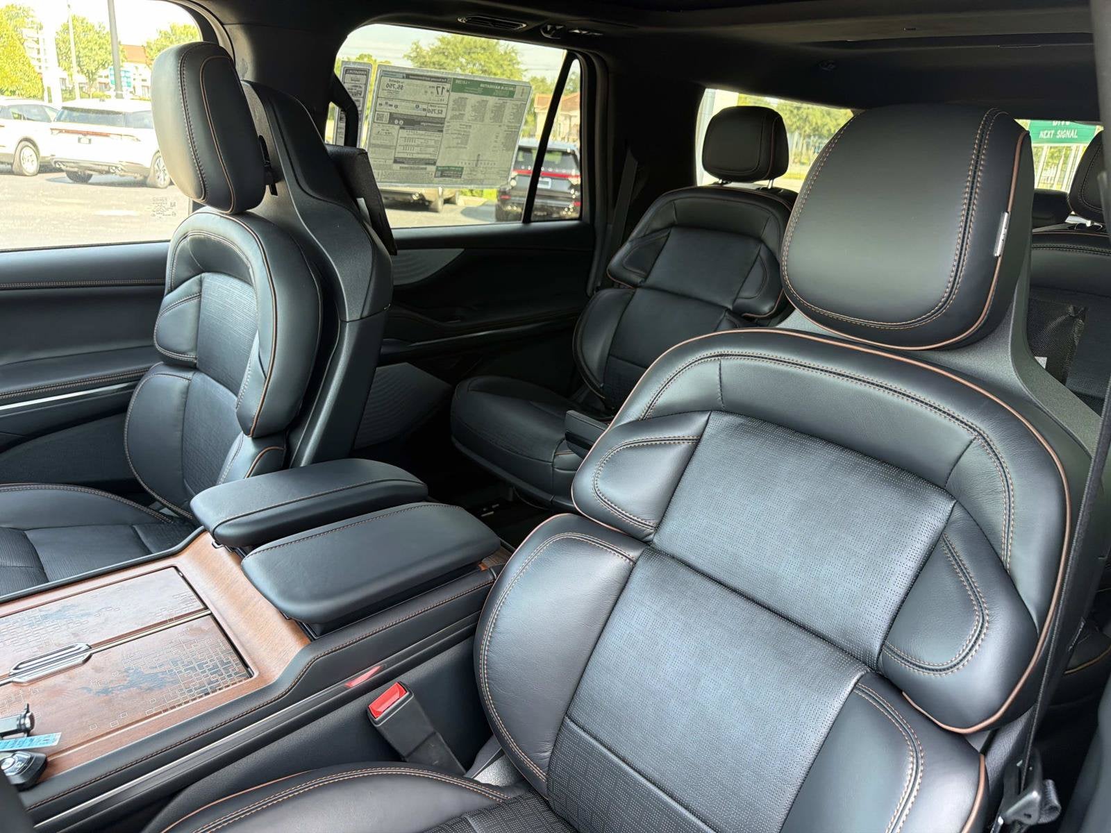 2027 Lincoln Navigator L Black Label