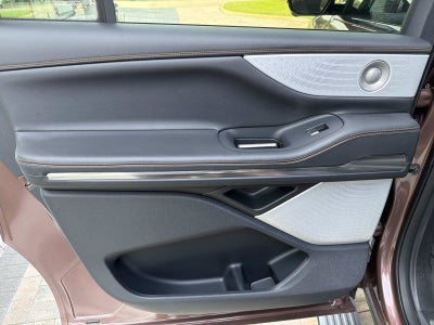2027 Lincoln Navigator L Black Label