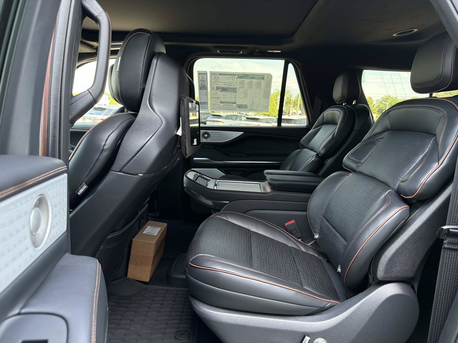 2027 Lincoln Navigator L Black Label