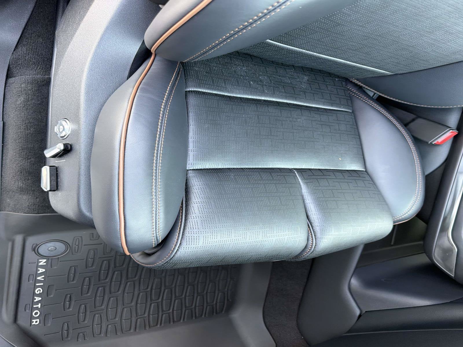 2027 Lincoln Navigator L Black Label