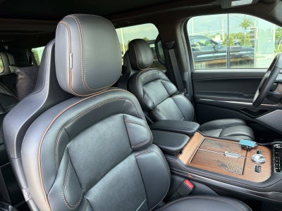2027 Lincoln Navigator L Black Label