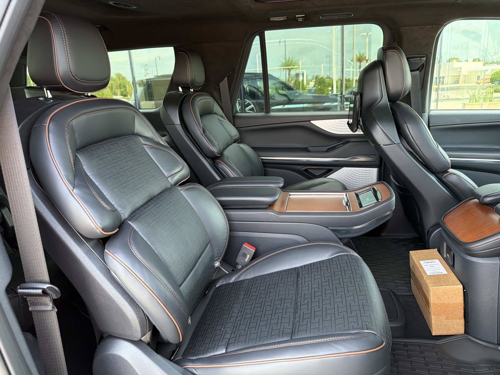 2027 Lincoln Navigator L Black Label
