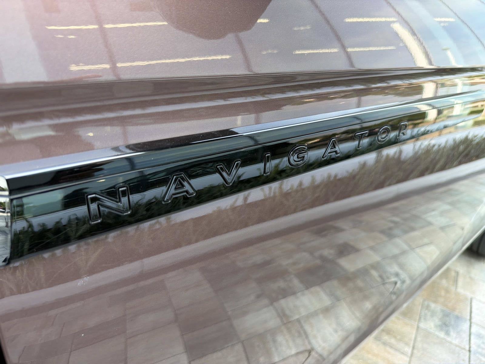 2027 Lincoln Navigator L Black Label