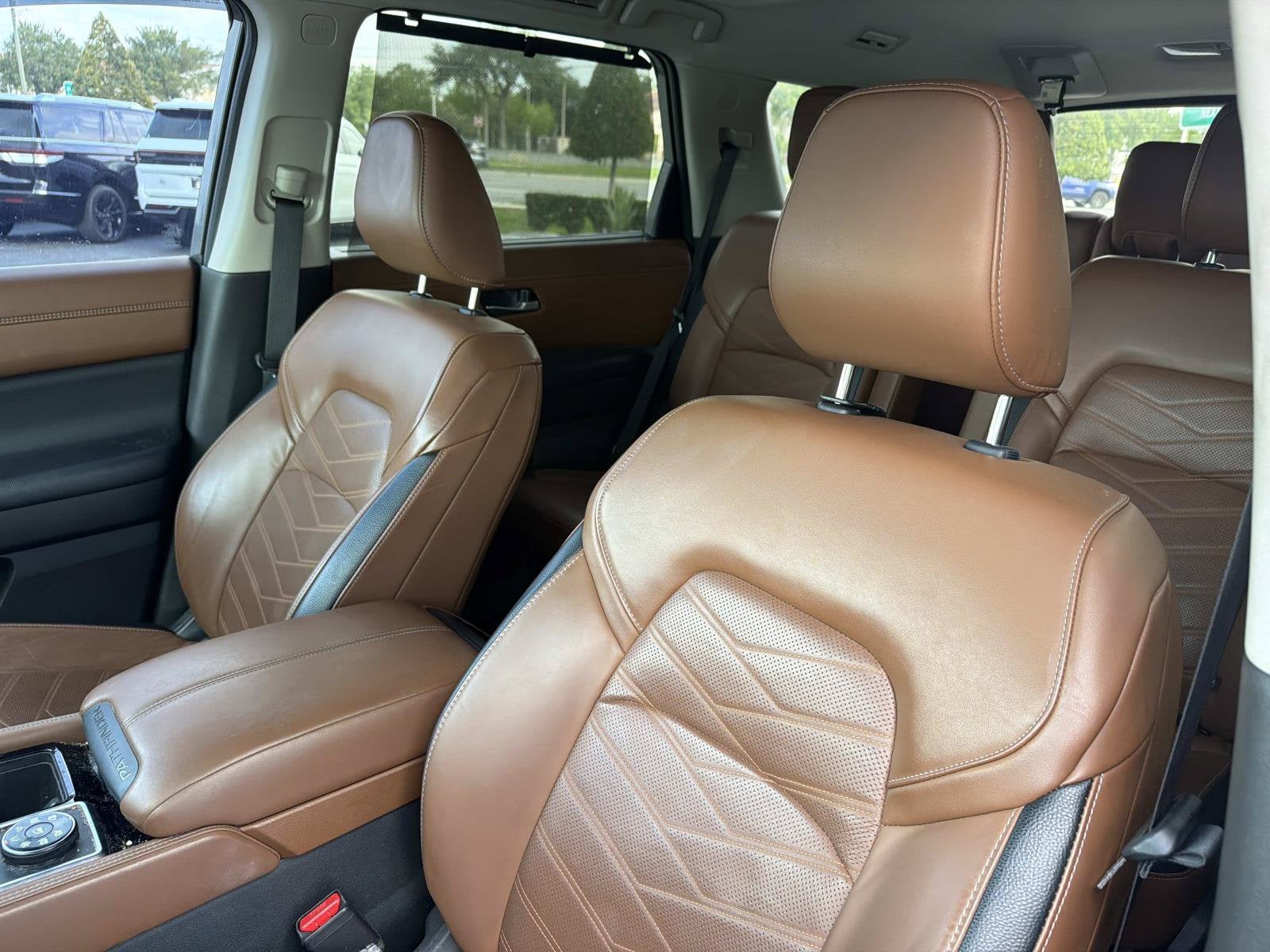 2022 Nissan Pathfinder Platinum