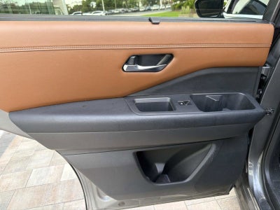 2022 Nissan Pathfinder Platinum
