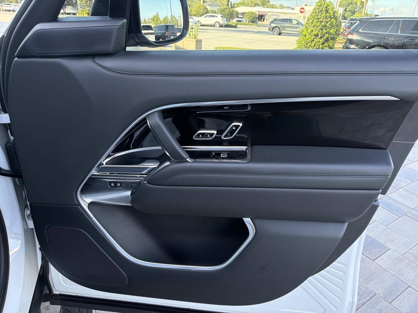 2023 Land Rover Range Rover SE
