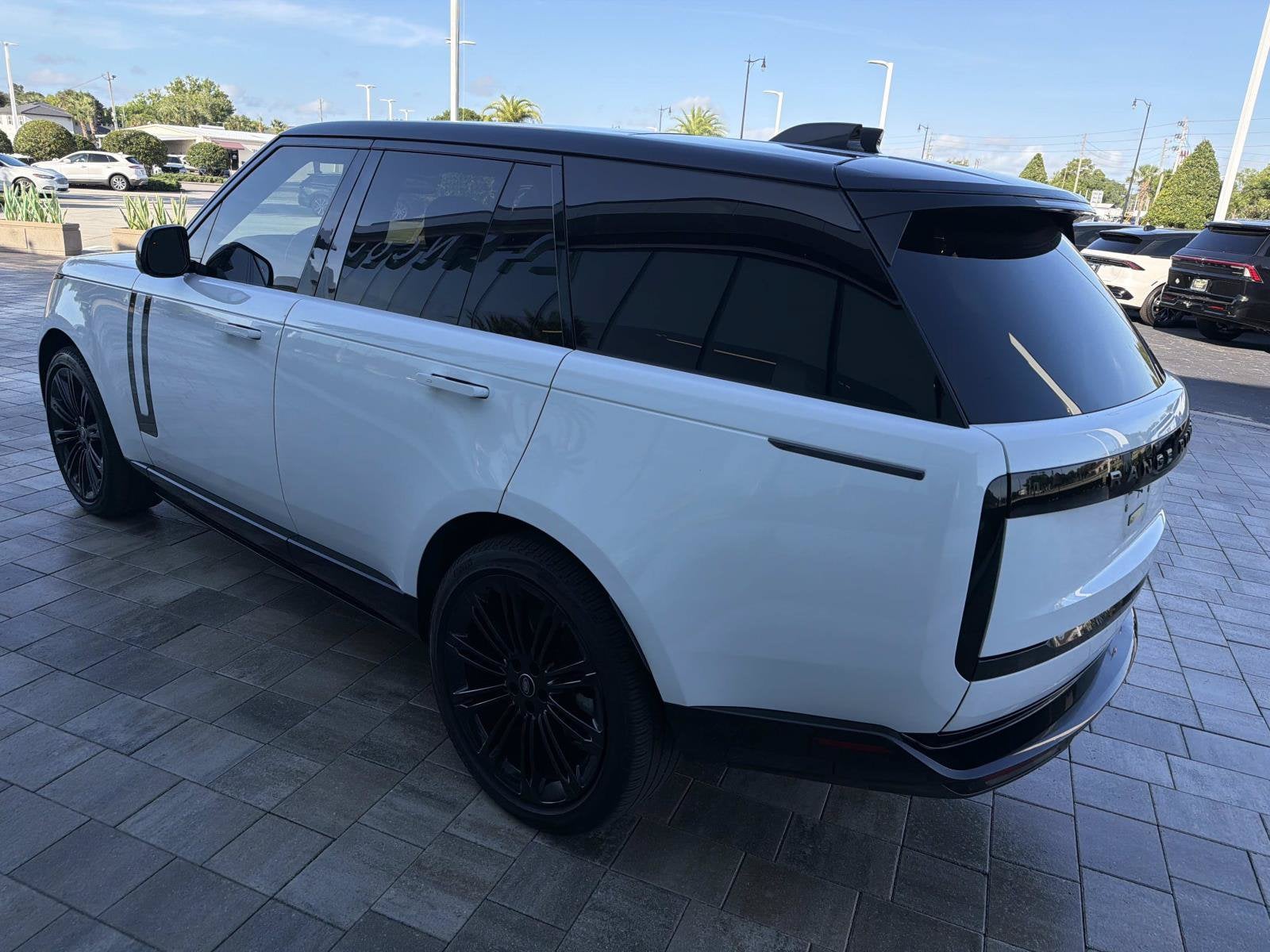 2023 Land Rover Range Rover SE