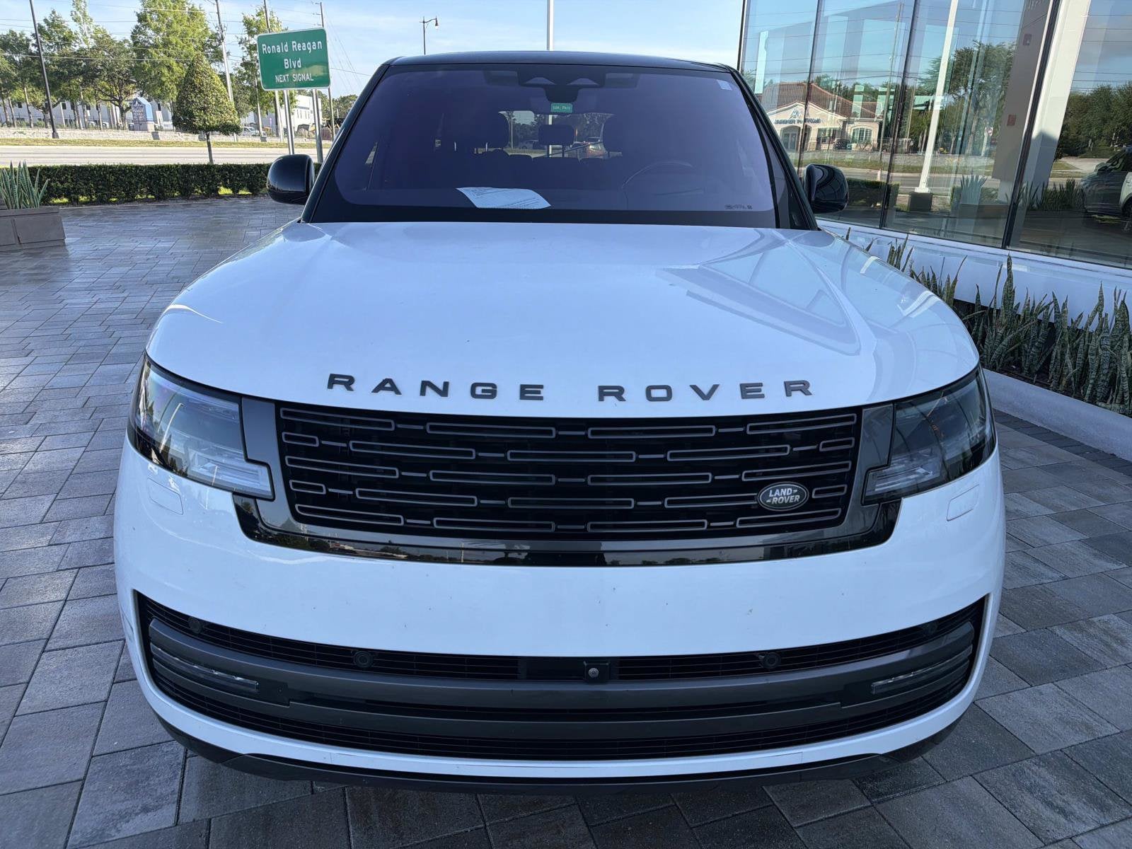 2023 Land Rover Range Rover SE