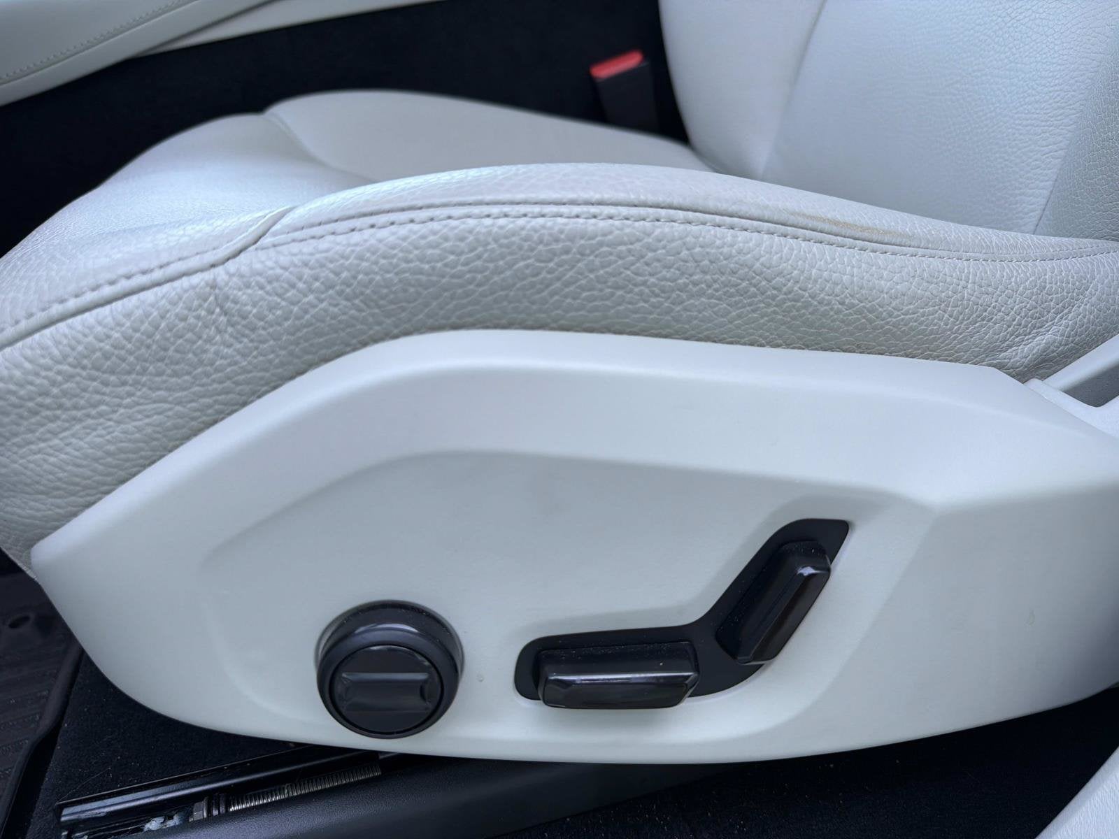 2023 Volvo XC90 Plus