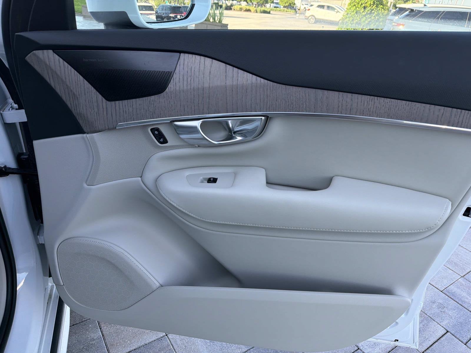 2023 Volvo XC90 Plus