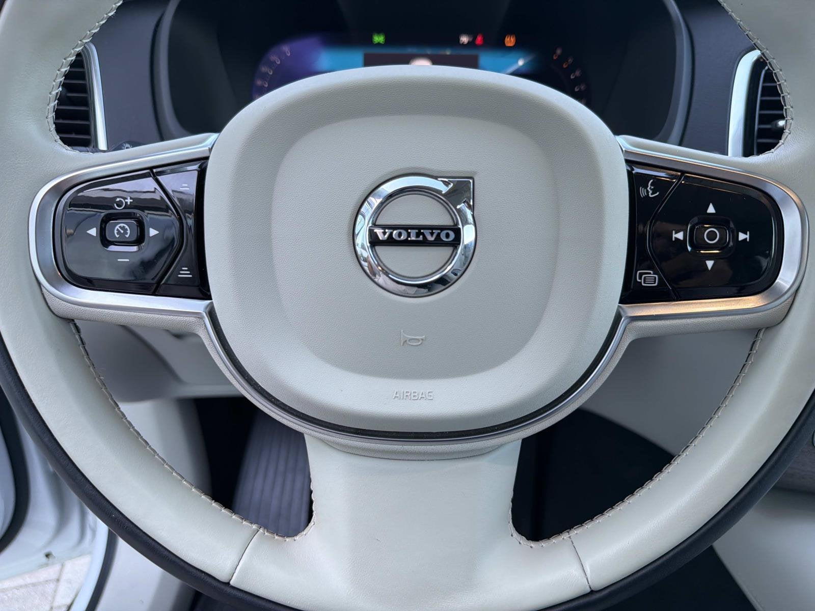 2023 Volvo XC90 Plus