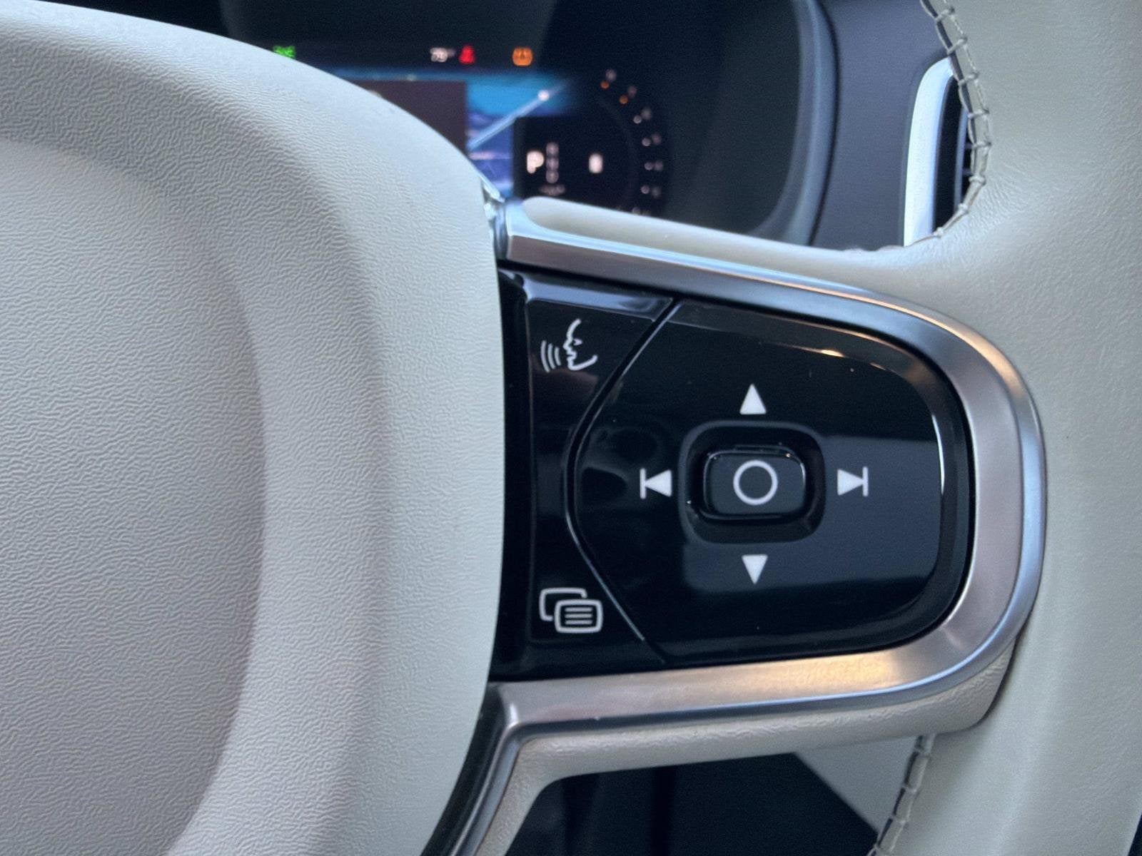 2023 Volvo XC90 Plus