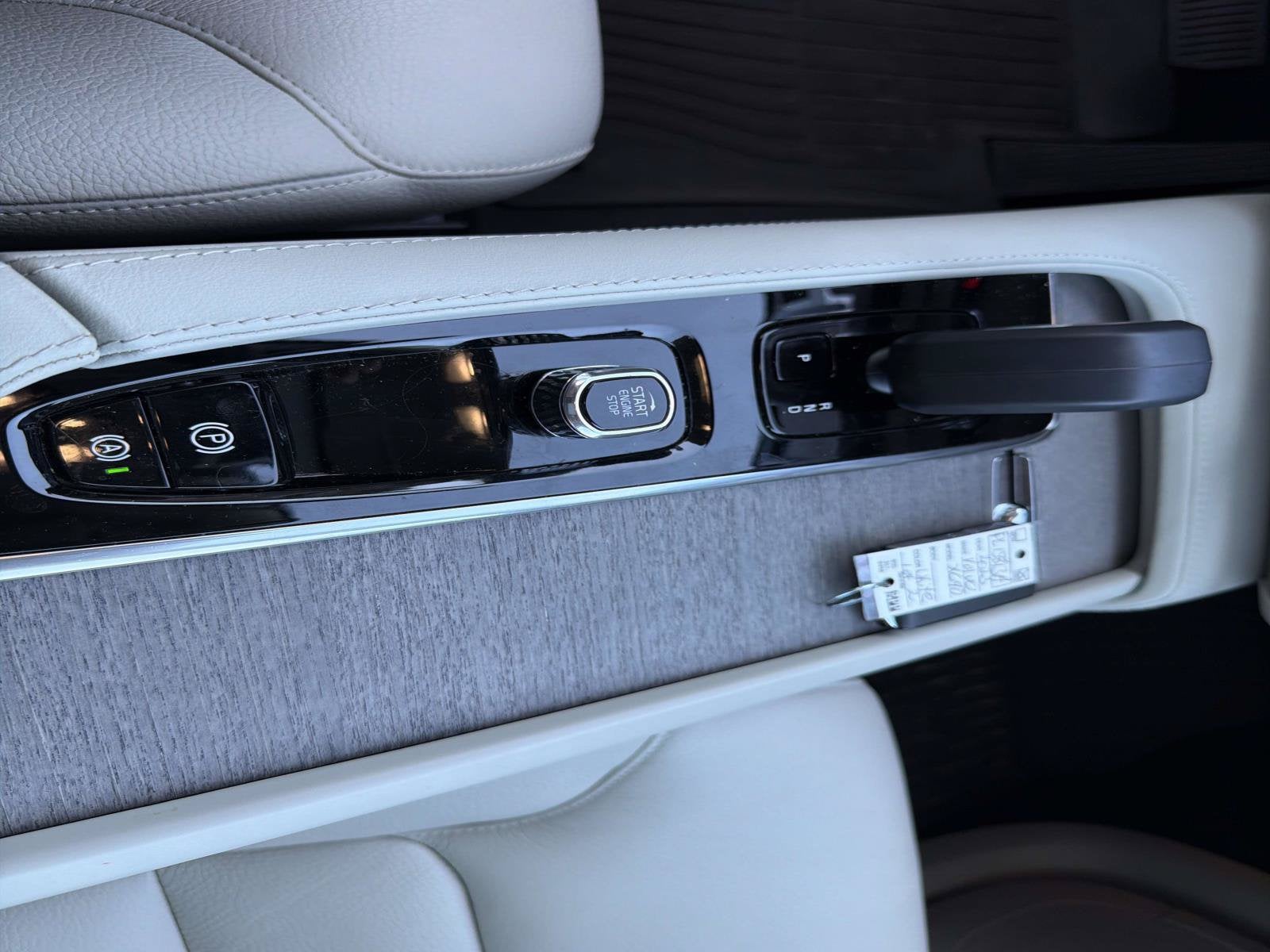 2023 Volvo XC90 Plus
