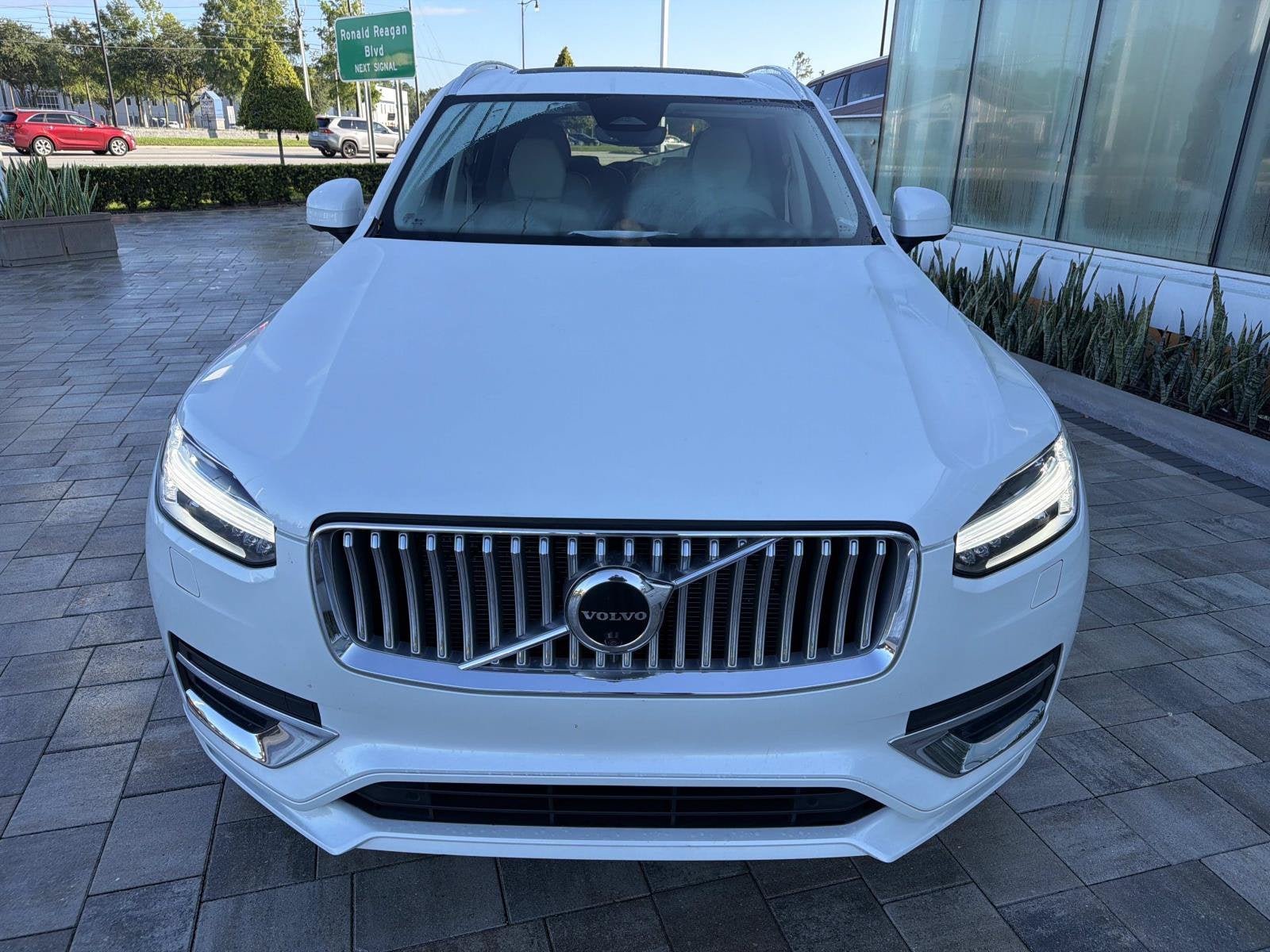 2023 Volvo XC90 Plus