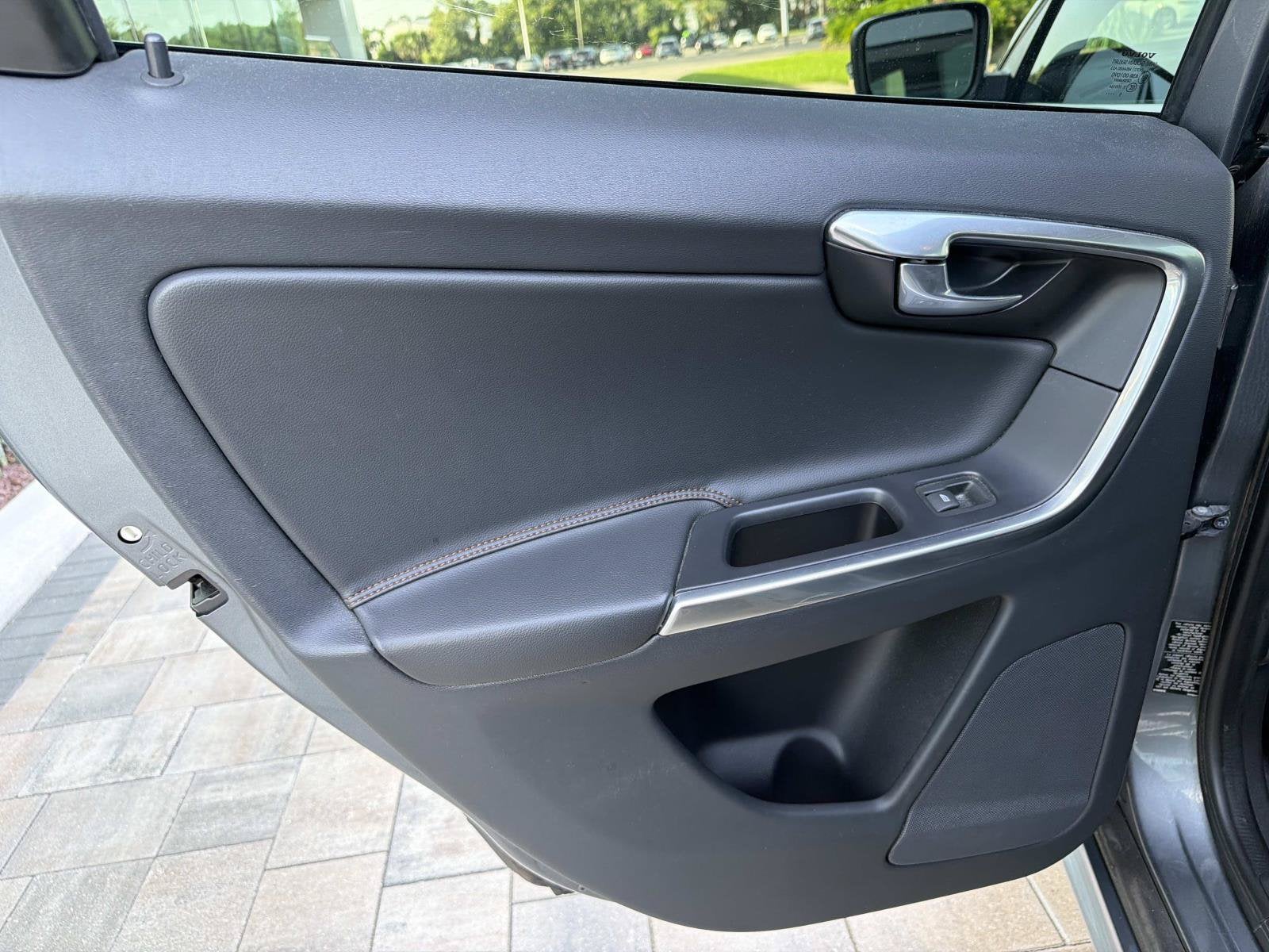 2017 Volvo XC60 Dynamic